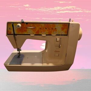 Rare vintage 1972 Singer Genie sewing machine